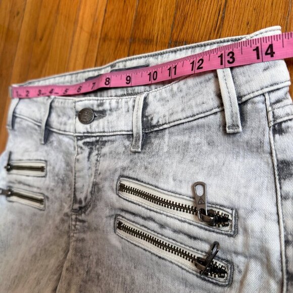 Guess Women's Low Rise Whitewash Moto Jeans Gray Sz 28 - Picture 11 of 12